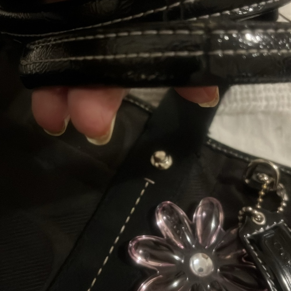 Pre-loved Black Coach Tote bag, Pink Flower Accent, & Blk hang tag. “CALL OUTS”. - Picture 6 of 10